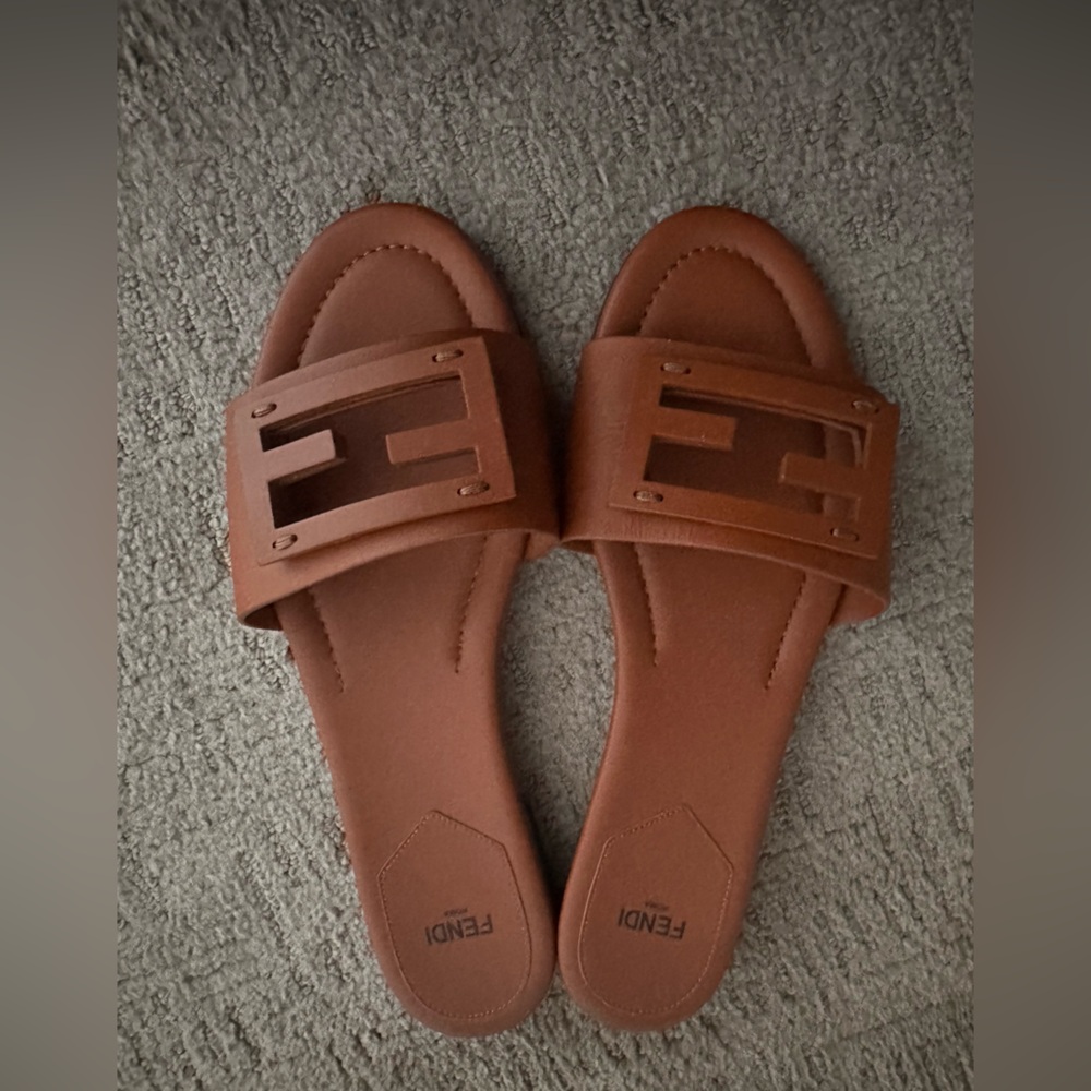 Authentic Fendi FF LOGO Open toes slides size 39